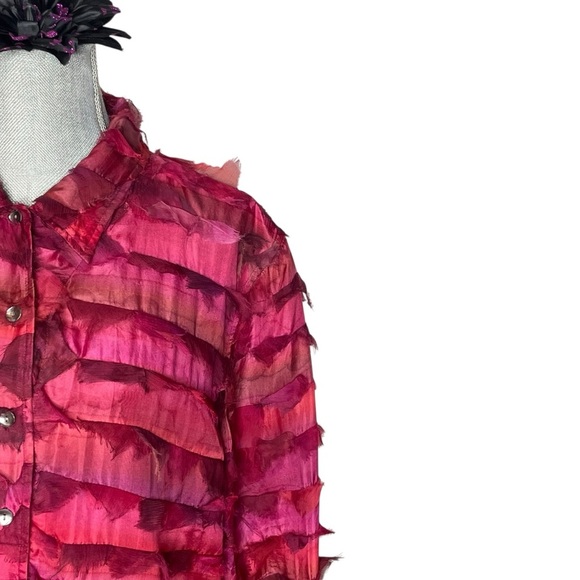 RARE Chico’s Design Textured 100% Silk Button Front Blouse Pink Red Size 2 (M/L) - Picture 6 of 16